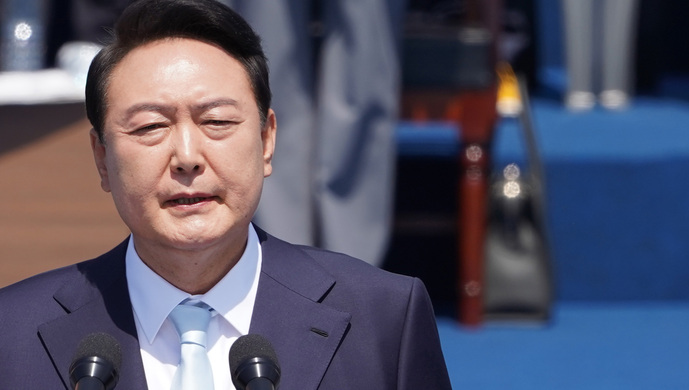 韩联社21日消息,韩国总统尹锡悦当天对韩外长朴振说,关于韩国在全球
