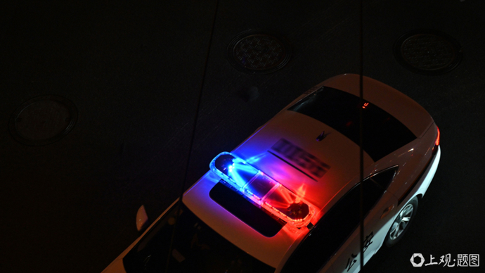 4辆越野车高速并排占道，持续51秒，警方通报