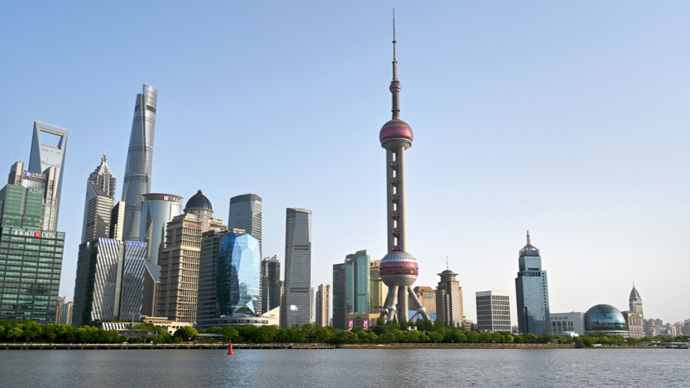 全力做好“乘势而上、全面发力，转型升级、攻坚突破”这篇大文章！市委常委会扩大会议传达全国两会精神