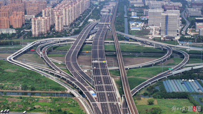 >视觉>见识录>文章详情>2023年9月26日,车辆从团青公路驶上s3高速公路