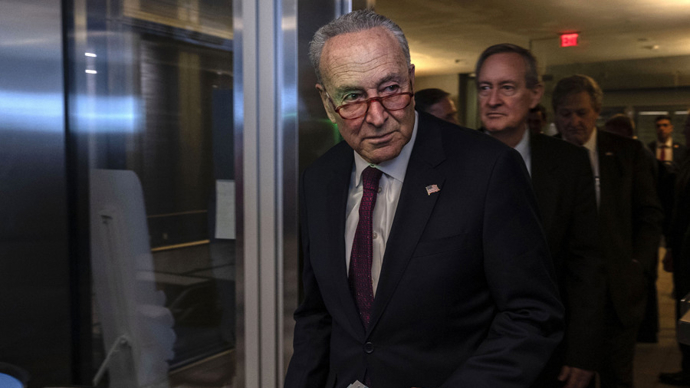 美参议院多数党领袖舒默访以色列遇空袭两次冲进防空洞