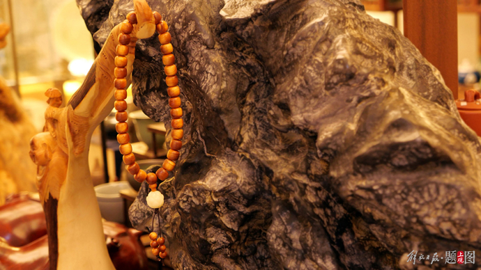 疯狂的珠宝古玩在直播间一夜收割上百万元