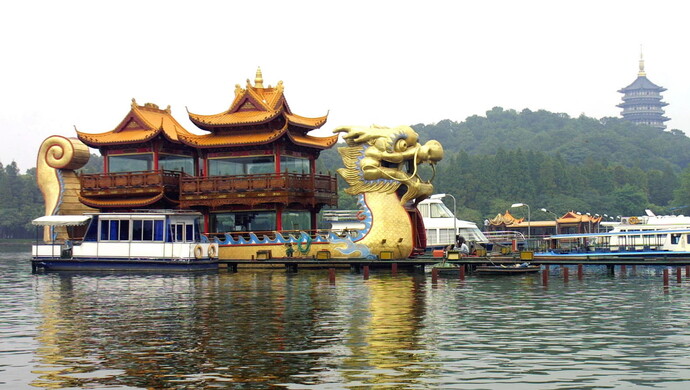 西湖苏堤码头安装了护栏,市民:感觉不好看!回应:已拆除_上观新闻