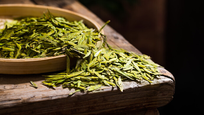 新昌大佛龙井茶王诞生一斤茶卖2万多