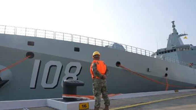 咸阳舰正式亮相，中国海军已“集齐”8艘055型万吨大驱