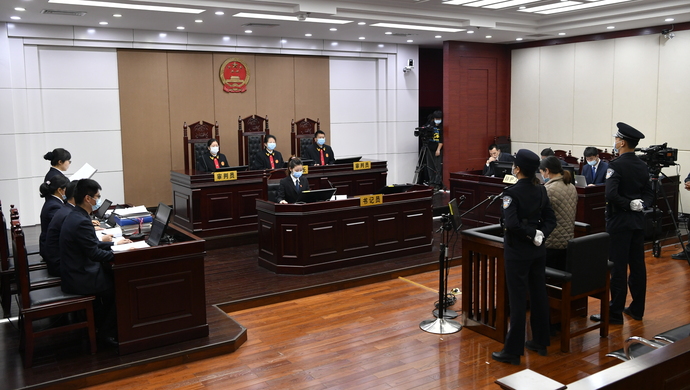 劳荣枝辩护律师称遭死亡威胁_警方将劳荣枝移交_劳荣枝家属向受害者道歉