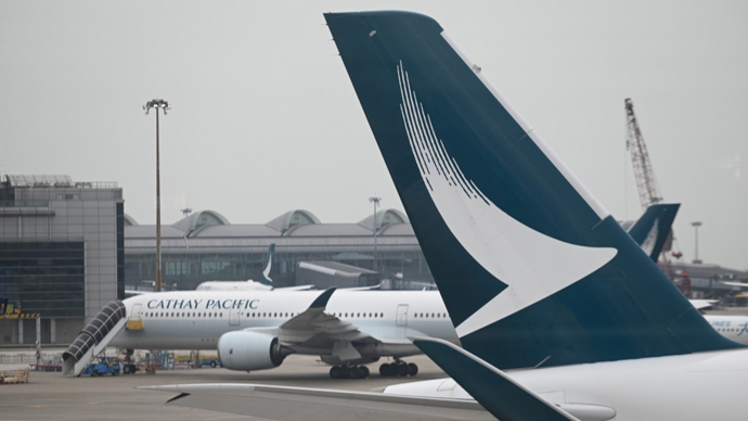 找不到签证和工作人员起冲突,女子被国泰航空永久拒载