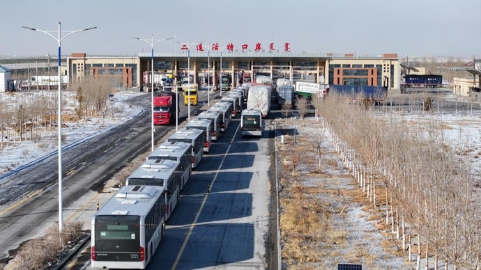 内蒙古二连浩特公路口岸4月1日起实施24小时货运通关