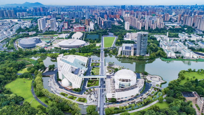 有网友说:"万万没想到,读大学了还跟小学生一样担心爸妈看到成绩单