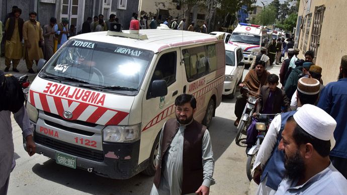 11死4伤恐怖分子公路上拦车袭击乘客巴总理谴责