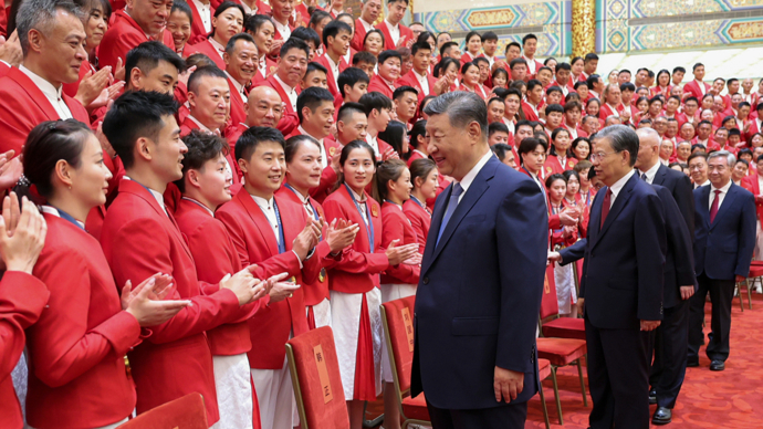 新时代中国精神、中国力量，在这一刻无比具象化！ 图1