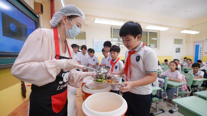 怎么在学校里吃东西 l_cb20240902165243178091.jpg