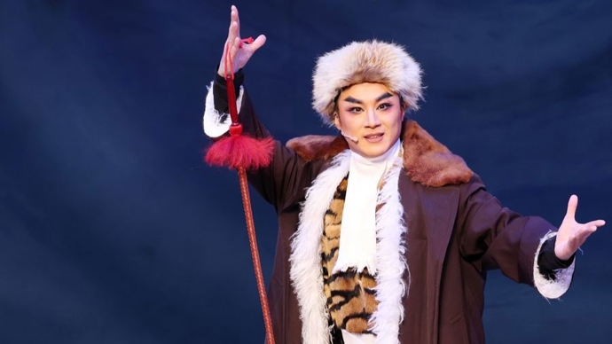 英雄杨子荣怎么演？梅花奖、白玉兰奖得主蓝天在复旦分享《智取威虎山》幕后