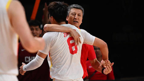 中国男篮赵睿亚洲杯决赛_中国男篮收获新人+提升自信 十年低谷注入一针强心剂_赵睿带领中国男篮重返亚洲杯决赛