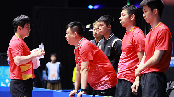 组图：上海男团3-0河北晋级四强 樊振东3-2梁靖崑_十五运乒乓球男团决赛 樊振东王楚钦 对决_全运会乒乓球男团半决赛 北京队上海队 比分