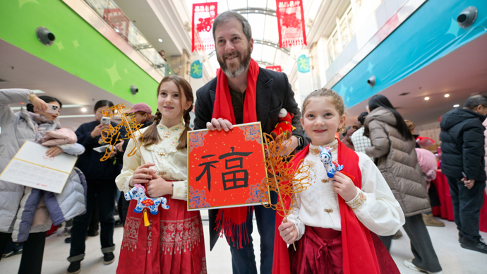 一定要带着空箱子去中国！外国游客的访华行程正被重新定义