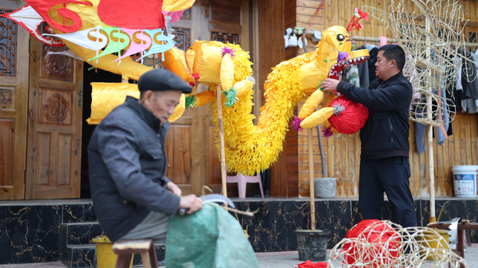 “仡佬毛龙”传承的两对“黄金搭档”