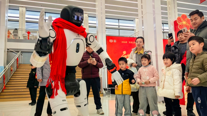 构建生态、规制风险、培育人才！上海求解AI发展“综合题”｜两会焦点