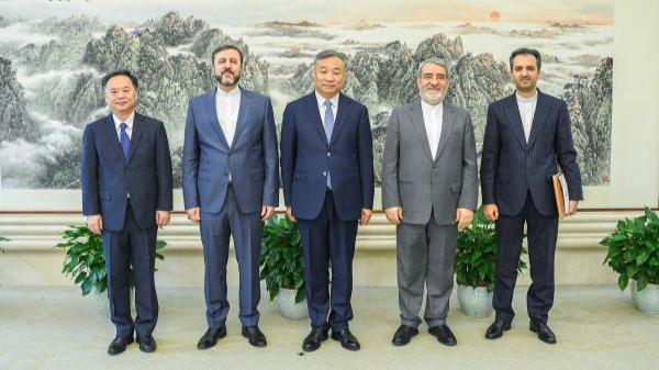 外交部副部长苗得雨会见伊朗副外长：中方密切关注伊朗局势