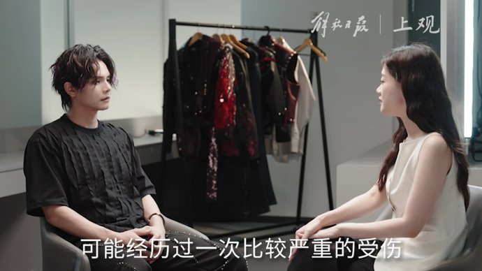 音乐剧演员叶麒圣：一场舞台意外，为他按下暂停键