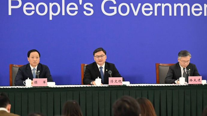 市经信委：瞄准智能终端、商业航天、低空经济等新赛道，再造万亿级产业新增量