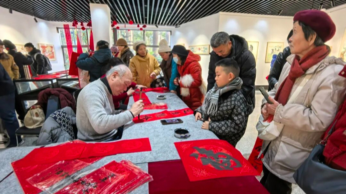 “全民共绘生肖”，这场办了18年的展演绎“都市烟火气+社区新文艺”