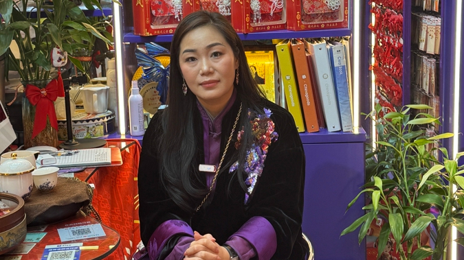 赶在休市前，我们又和义乌最牛老板娘聊了聊，她说怒怼CNN真不是演的