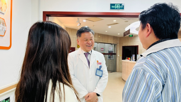 新春走基层丨脑损失语小伙来上海“学说话”，复旦团队首创手术助其发新声