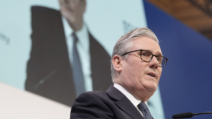 英国首相：不参与打击，阻止美方使用其军事基地，特朗普崩溃：“非常失望”！