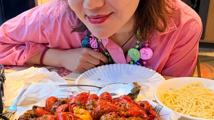 杨天真约朋友一起过年，却被“放鸽子”！网友求健身秘诀：竟然瘦成这样了！