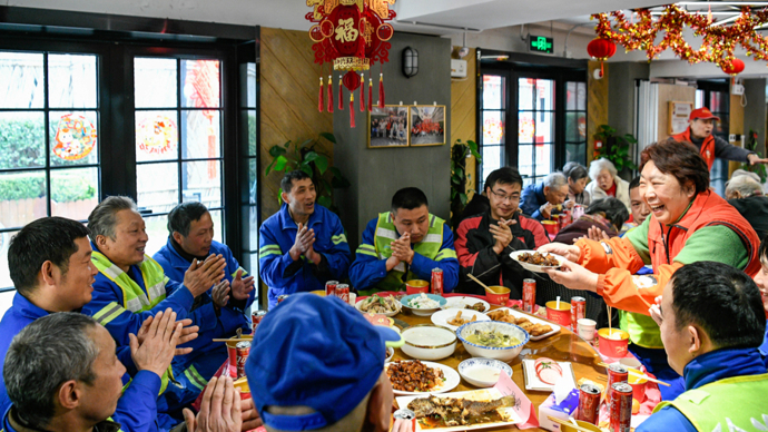 上海弄堂里的年夜饭：宝宝阿姨喊你回“家”过年