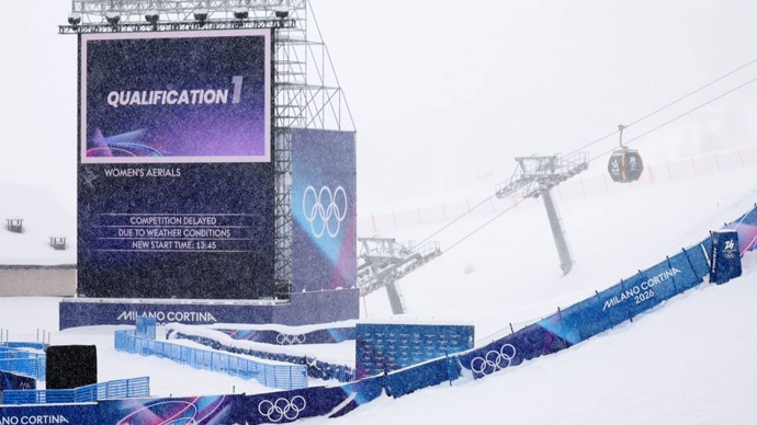 米兰冬奥｜空中技巧男女预赛均因暴雪延期，徐梦桃齐广璞将面临一日双赛的考验