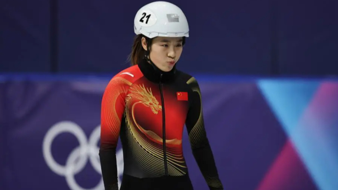 “冰强雪弱”格局不再，冬奥旗手张楚桐落泪