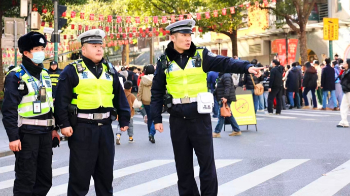 精准管控+暖心服务，杨浦交警全力护航春节假期平安出行路