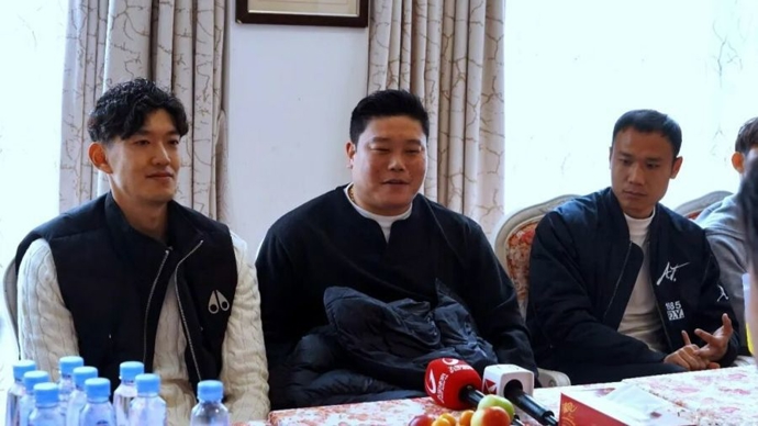 颜骏凌：希望把每年和徐指导聚会的传统保持下去，年轻队员也要加入做好传承！