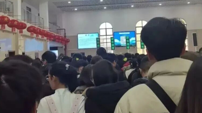 “不是在排队，就是在排队”！多地景区紧急提醒