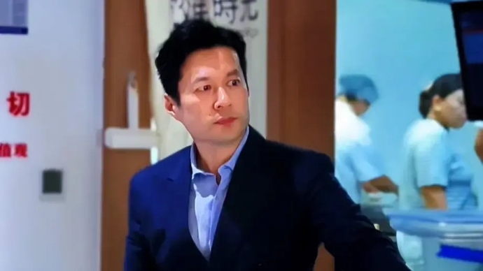 54岁演员谭凯被传“无戏可拍，被迫卖掉房产回老家卖饺子”，本人回应