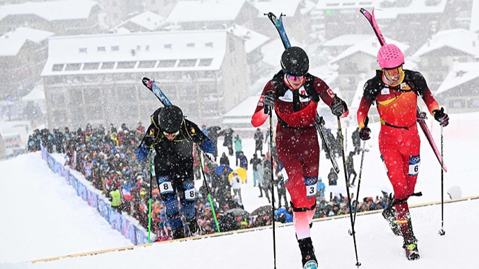 米兰冬奥｜滑雪爬坡+徒步登台阶+滑雪下坡，这项牛马运动为何能进入奥运会？