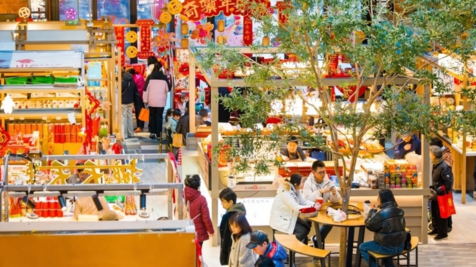 上海春节消费市场火热，日均开票收入同比增长12.6%