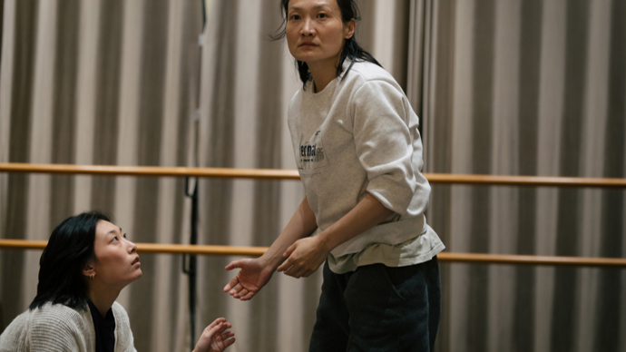 诺奖得主韩江《素食者》首演，她如何演绎想变成植物的“英惠”？