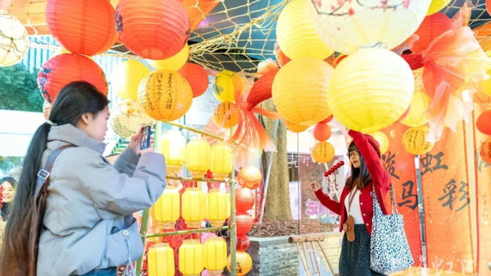 元宵灯火映申城，文明实践暖新春