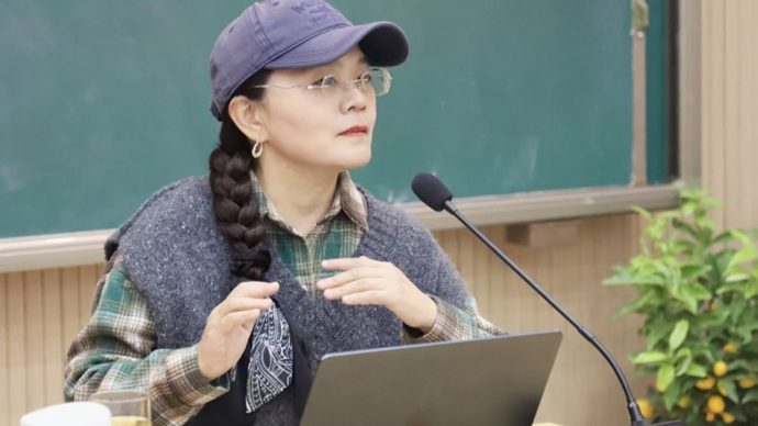 退休后小镇种花，在花间渡己，在字里斑斓