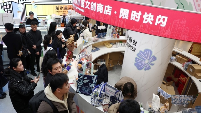 “炸毛梵高”空降南京西路，浦美文创店限时快闪正式开业