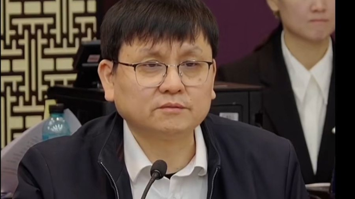 中国创新药无奈“卖青苗”，张文宏的灵魂之问何解？| 锋面评论