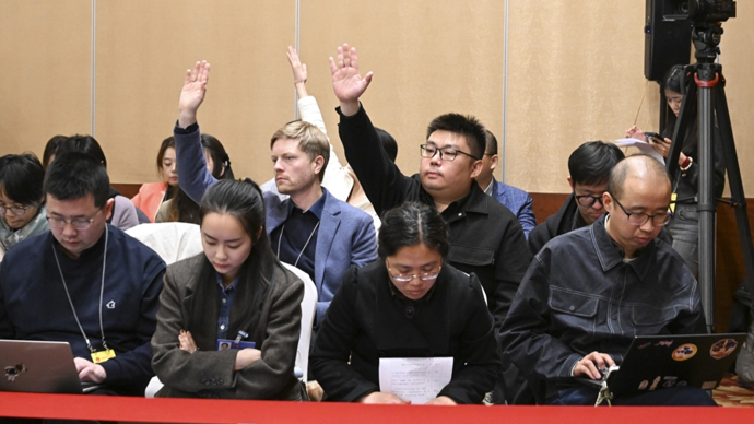 上海代表团开放日，70家中外媒体百余名记者参会