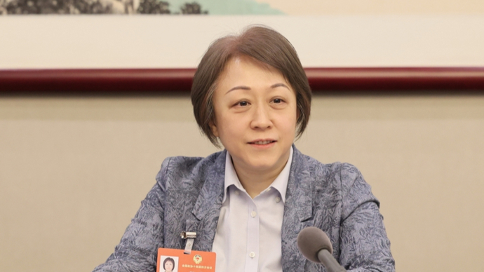 刘艳委员：构建教师心理关怀支撑体系