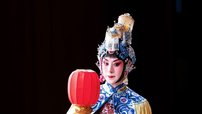 史依弘解读《霸王别姬》：虞姬的美，是顾全大局，是敢爱敢恨
