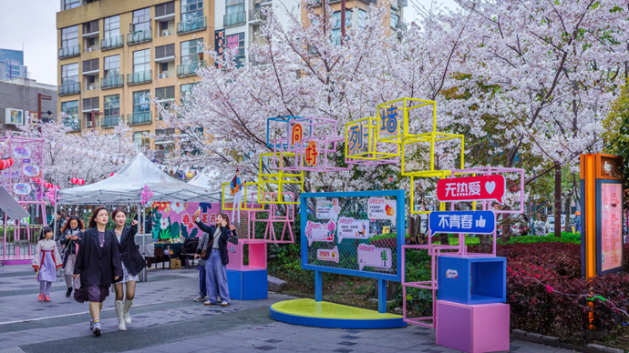 人气街区难免产生商住矛盾，看大学路如何破解餐饮店油烟扰民难题