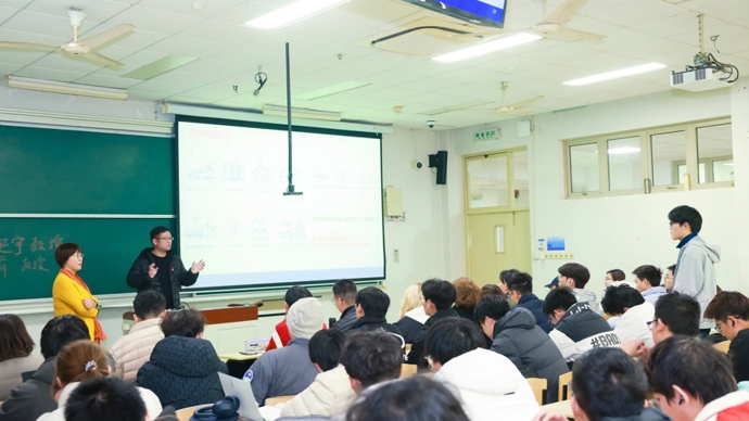 十多年来，上海大学这门课让一届届学生读懂“创新中国”