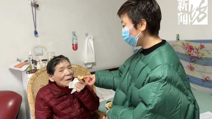 78岁上海阿婆终身未婚独居，生活无法自理！外甥想卖房接她去外地养老却遇阻